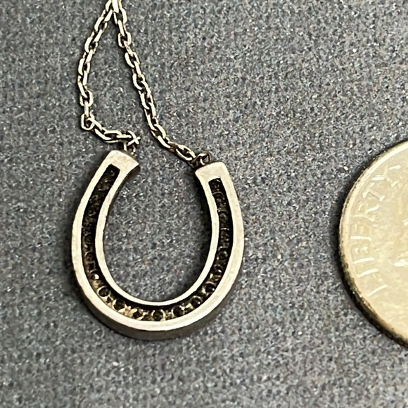 16” chain silver horseshoe necklace. - Picture 3 of 3